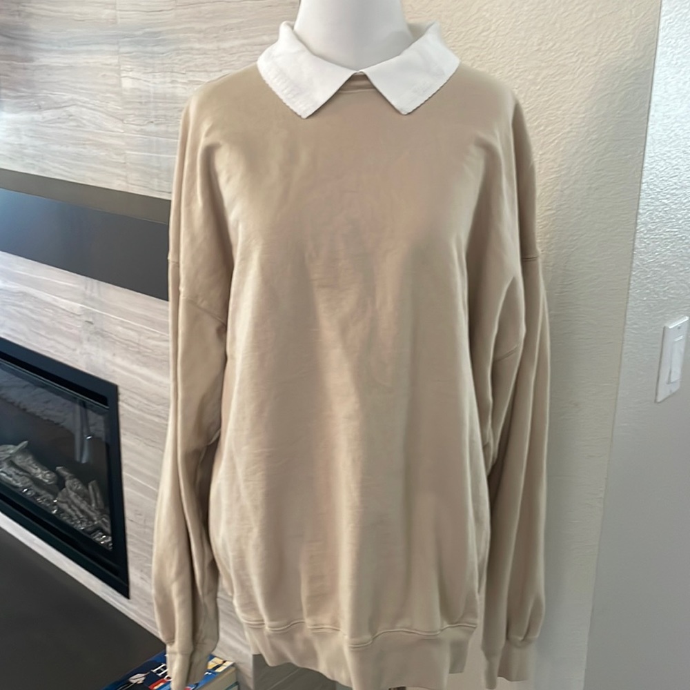 John Galt sweatshirt with white collar
